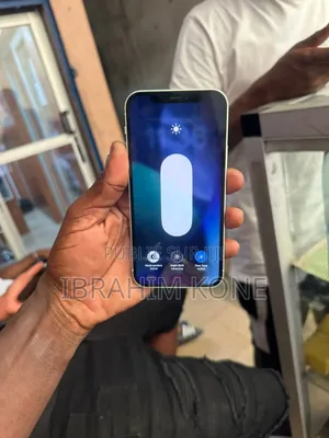 Nouveau Apple iPhone 11 64 GB Argenté