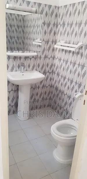 3chbre Appartement dans Dalo Davy, Cocody à Vendre