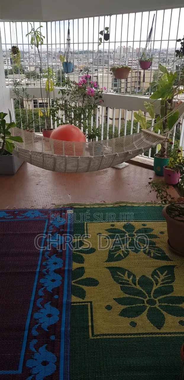 3chbre Appartement dans Dalo Davy, Cocody à Vendre