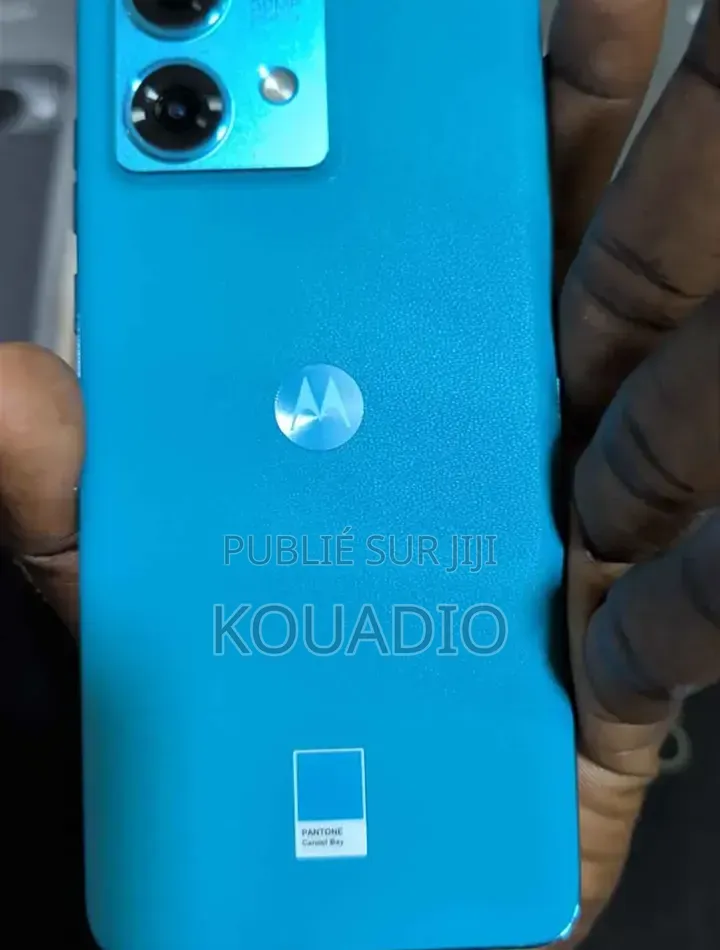 Nouveau Motorola Edge 40 256 GB Bleu