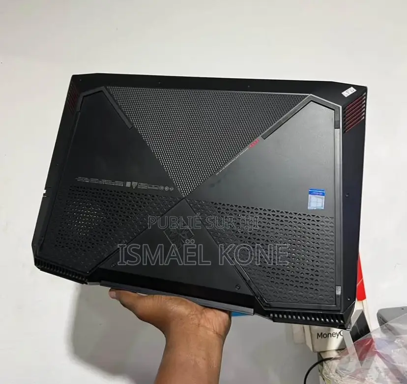 Ordinateur portable Lenovo A7 3GB Intel Core i7 SSHD (Hybrid) 16 GB