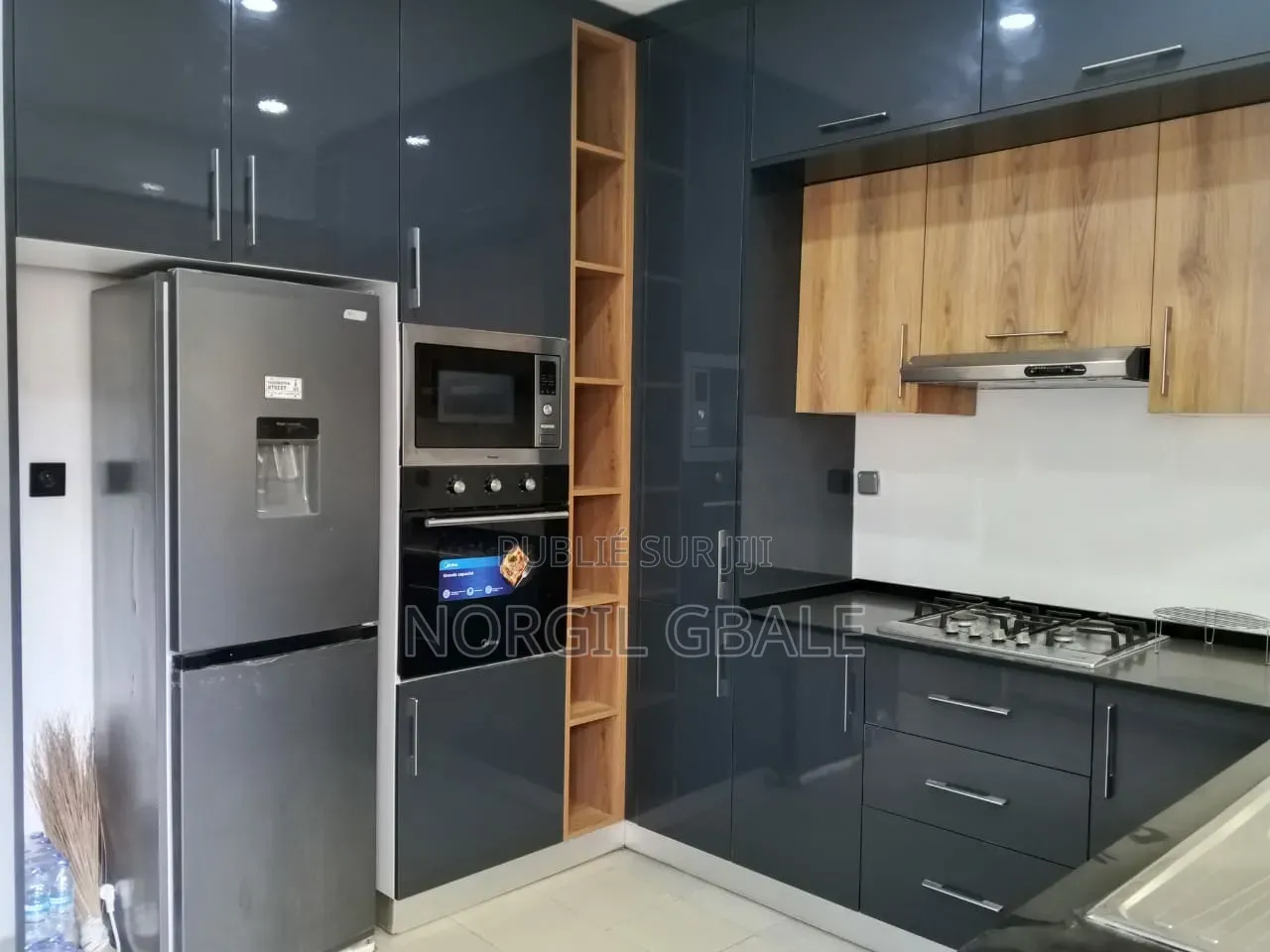 5chbre Duplex dans Avec Norco, Cocody à Louer