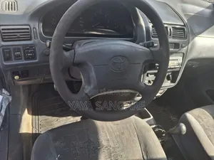 Toyota HiAce 2000 Bleu