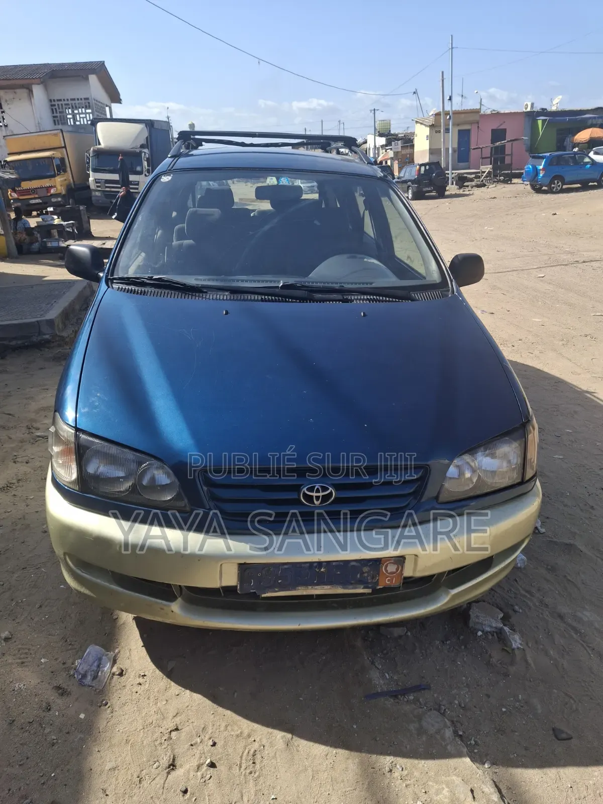 Toyota HiAce 2000 Bleu