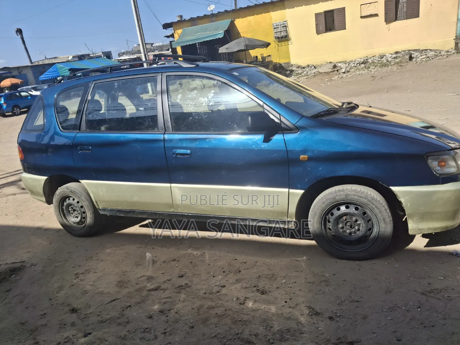 Toyota HiAce 2000 Bleu