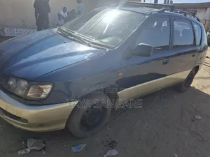 Toyota HiAce 2000 Bleu