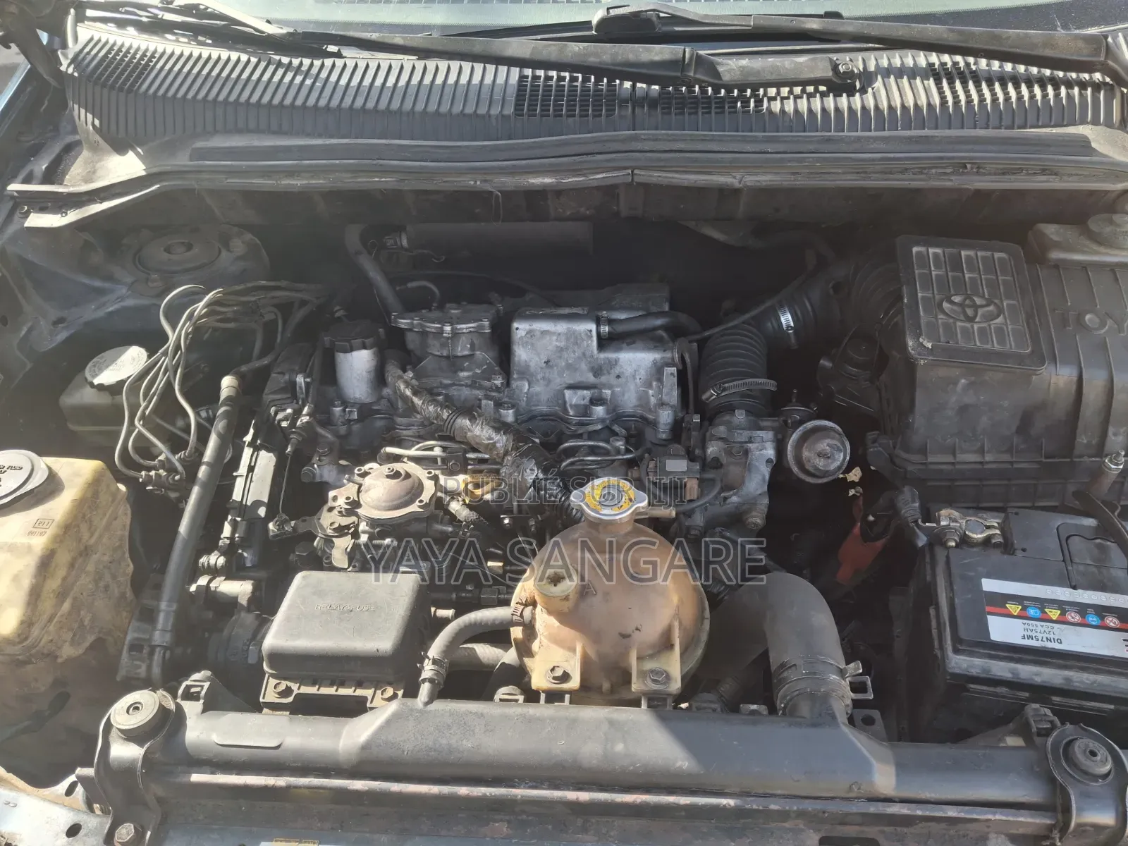 Toyota HiAce 2000 Bleu