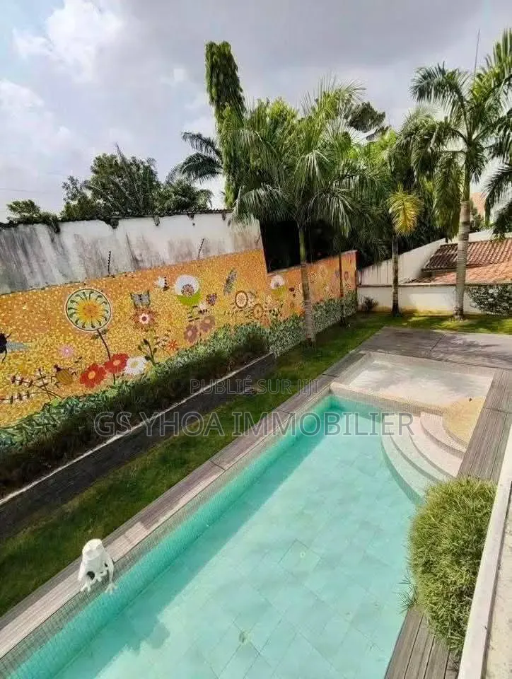 5chbre Duplex dans Cocody à Vendre