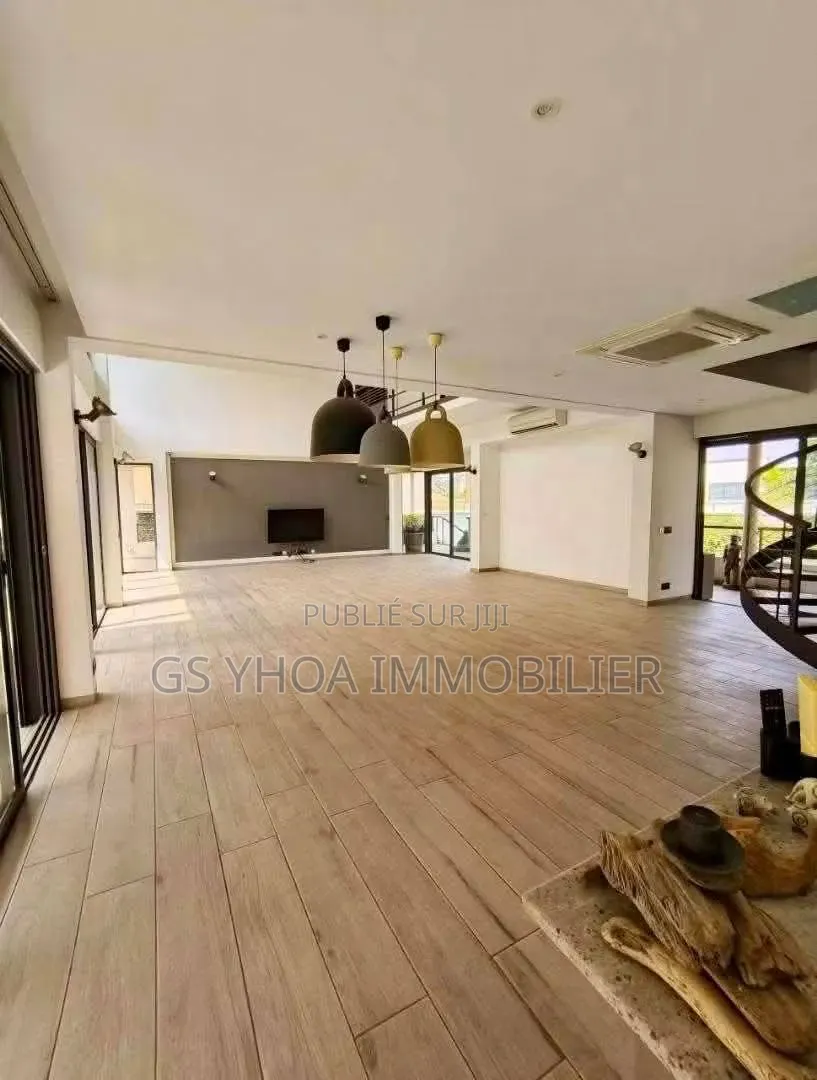 5chbre Duplex dans Cocody à Vendre