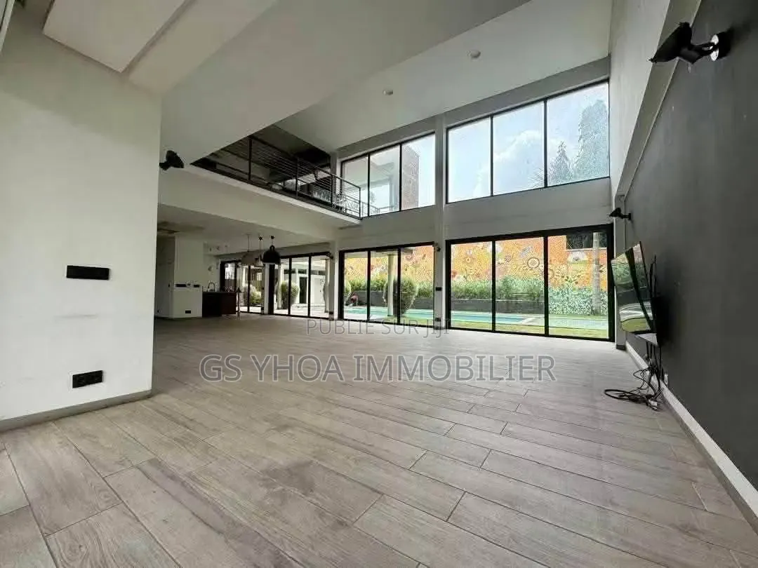 5chbre Duplex dans Cocody à Vendre