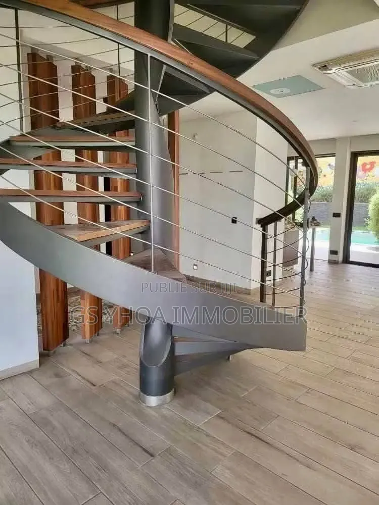 5chbre Duplex dans Cocody à Vendre