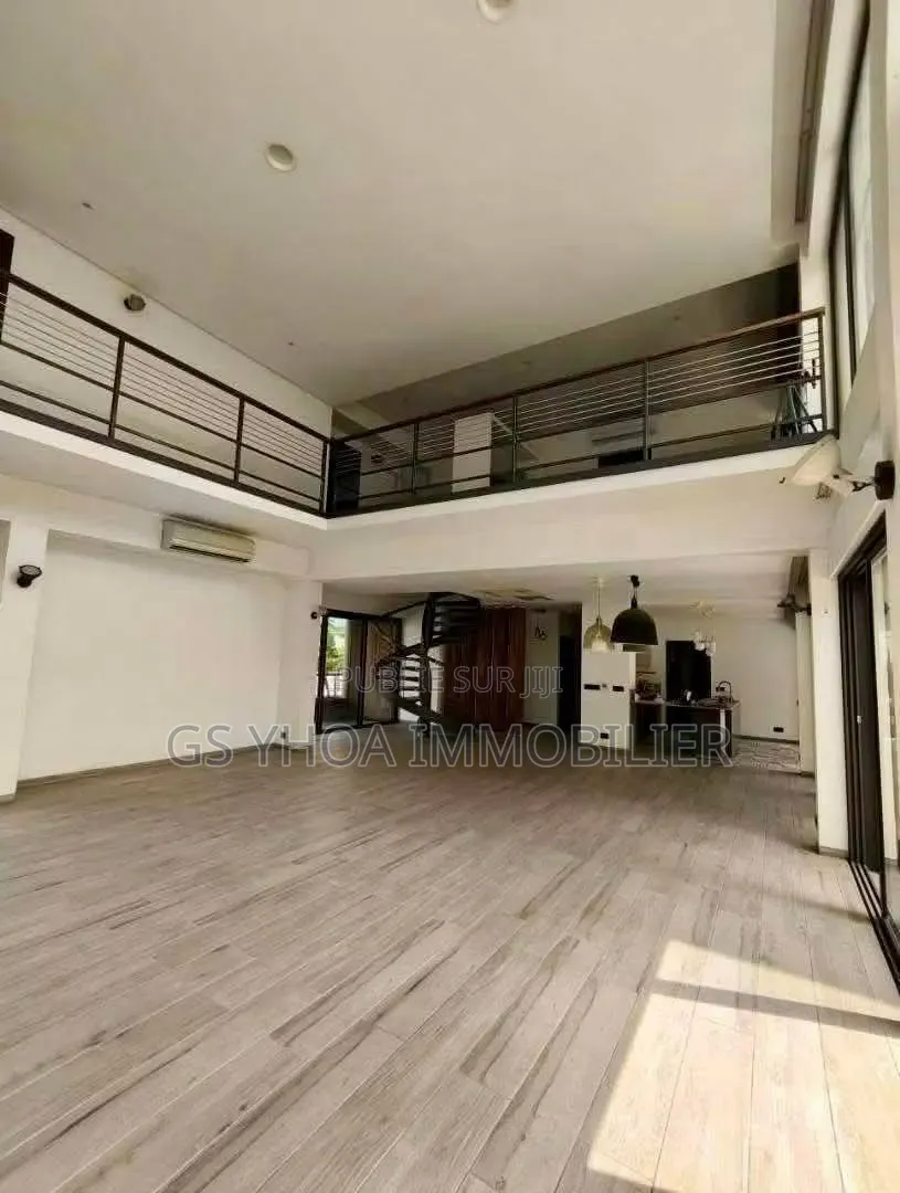 5chbre Duplex dans Cocody à Vendre