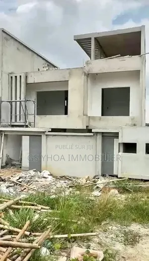 3chbre Duplex dans Cocody à Vendre