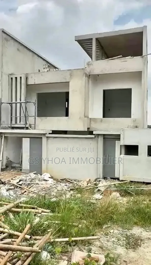 3chbre Duplex dans Cocody à Vendre