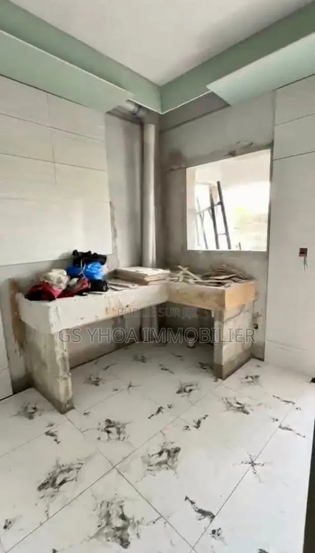 3chbre Duplex dans Cocody à Vendre