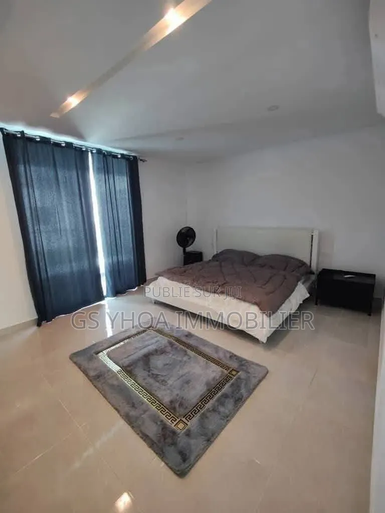Meublé 3chbre Duplex dans Cocody à Vendre