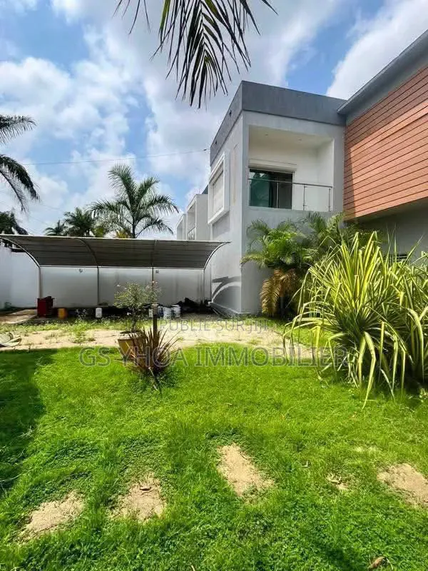 4chbre Duplex dans Cocody à Louer