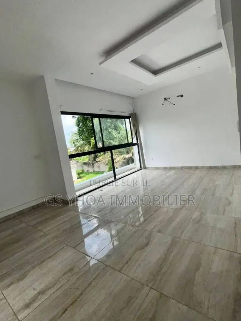 4chbre Duplex dans Cocody à Louer