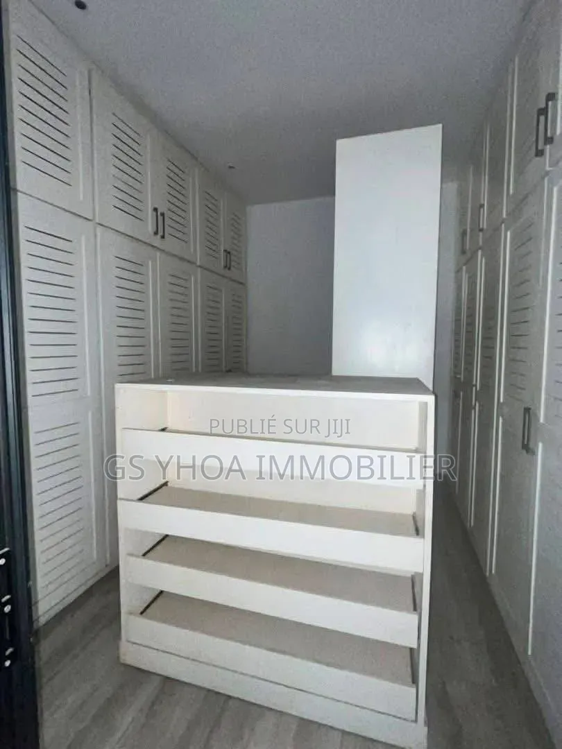4chbre Duplex dans Cocody à Louer