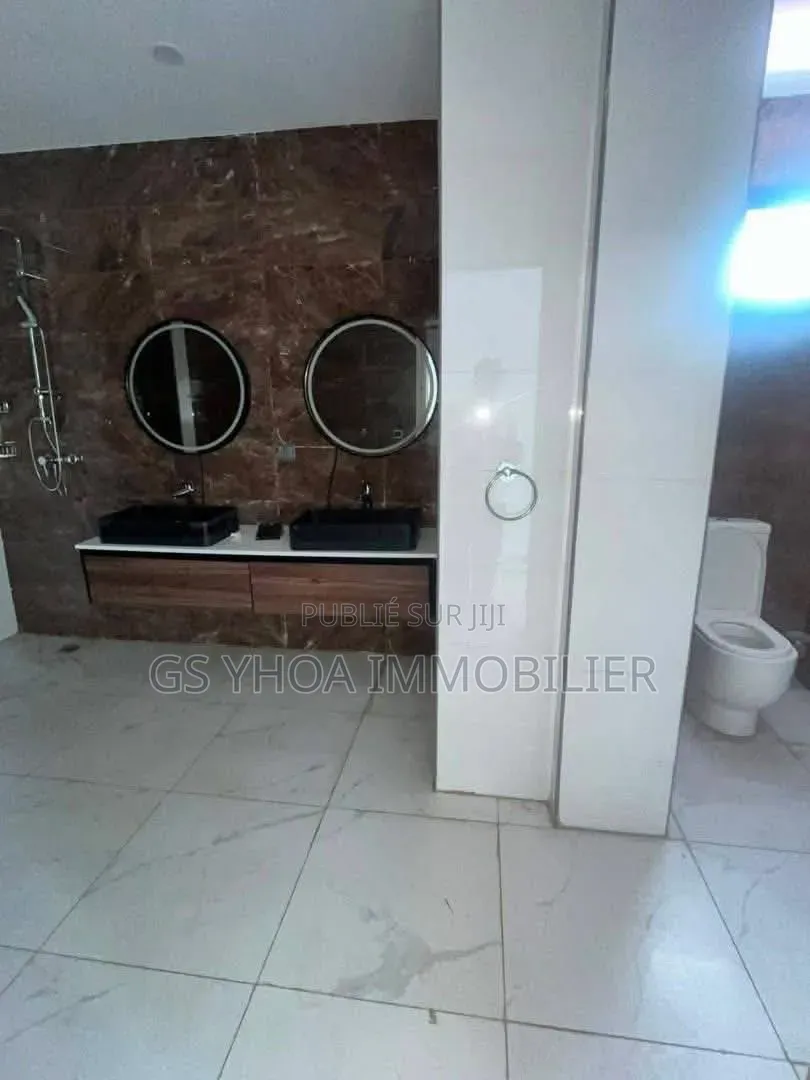 4chbre Duplex dans Cocody à Louer