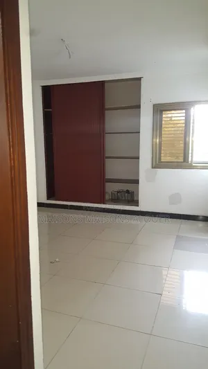 2chbre Appartement dans Ibrahim, Cocody à Louer