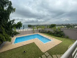 5chbre Duplex dans Francis Gweh, Cocody à Louer