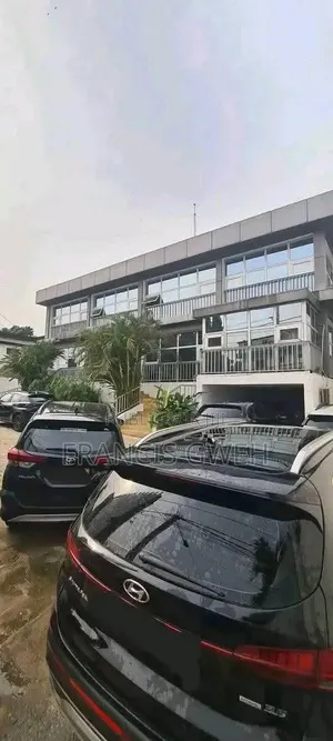 8chbre Duplex dans Francis Gweh, Cocody à Vendre