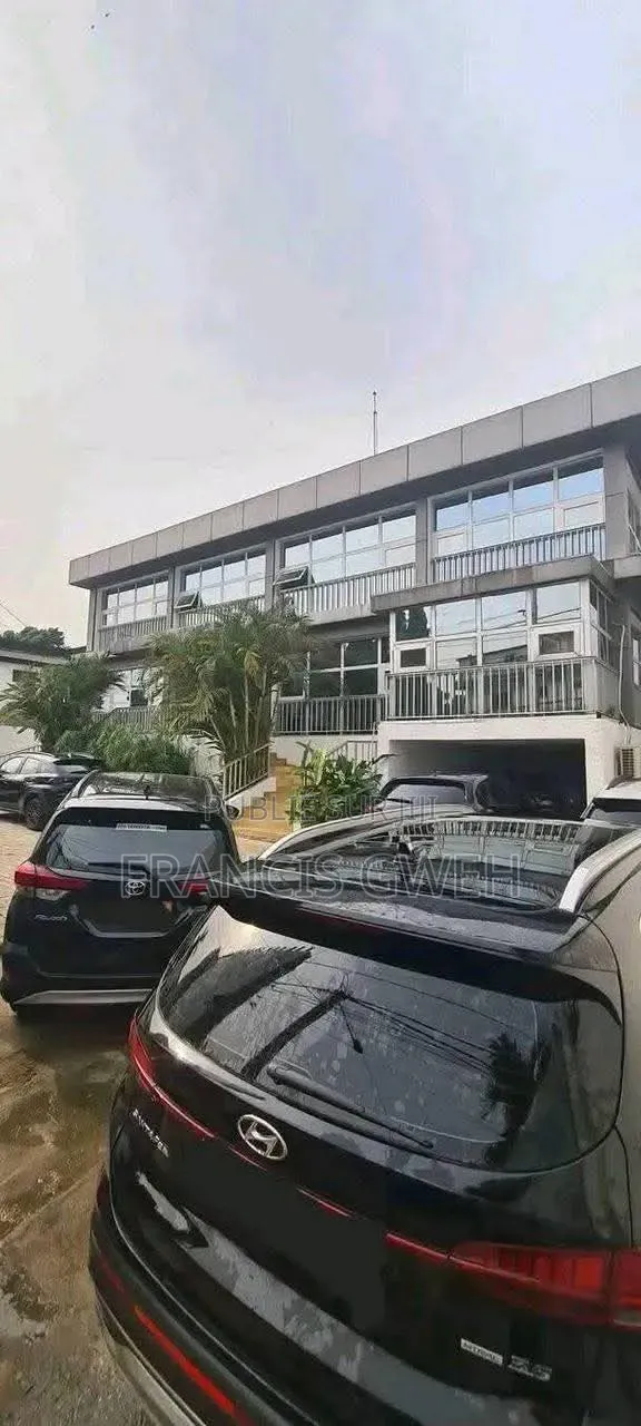 8chbre Duplex dans Francis Gweh, Cocody à Vendre