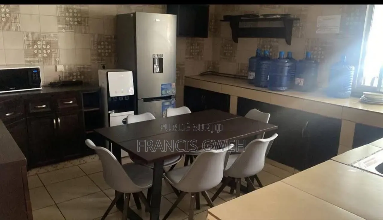 8chbre Duplex dans Francis Gweh, Cocody à Vendre