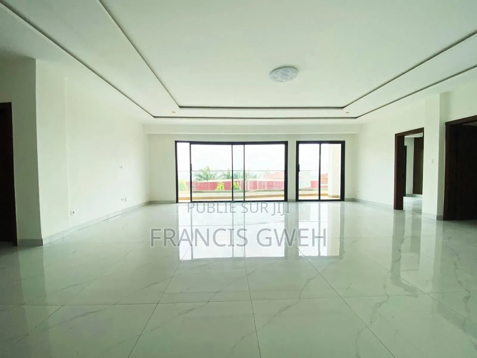3chbre Appartement dans Francis Gweh, Cocody à Louer