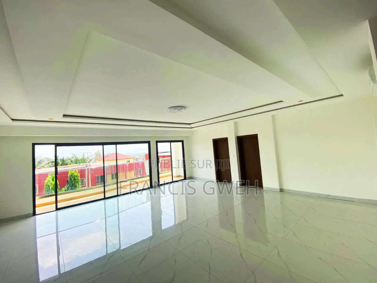 3chbre Appartement dans Francis Gweh, Cocody à Louer