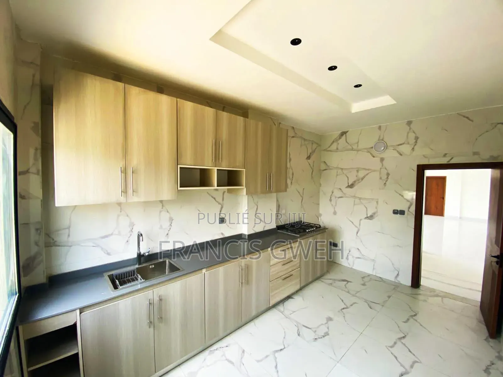 3chbre Appartement dans Francis Gweh, Cocody à Louer