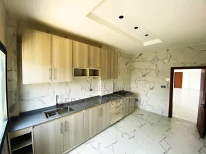 3chbre Appartement dans Francis Gweh, Cocody à Louer