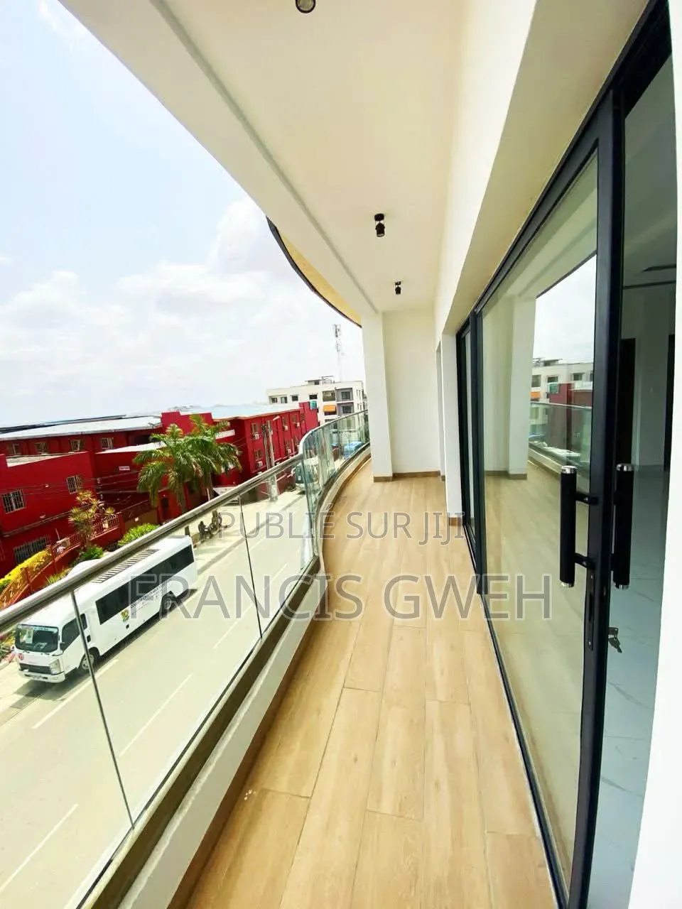 3chbre Appartement dans Francis Gweh, Cocody à Louer