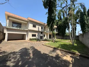 6chbre Duplex dans Francis Gweh, Cocody à Vendre