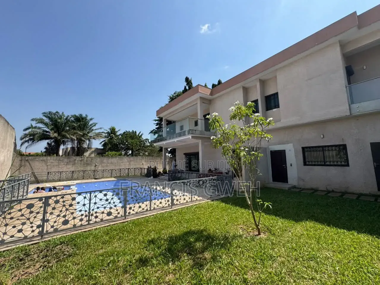 6chbre Duplex dans Francis Gweh, Cocody à Vendre