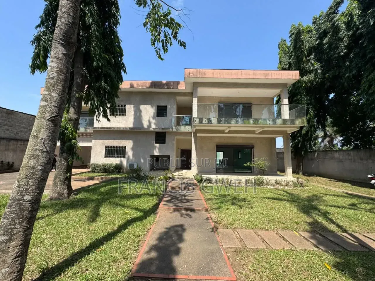 6chbre Duplex dans Francis Gweh, Cocody à Vendre
