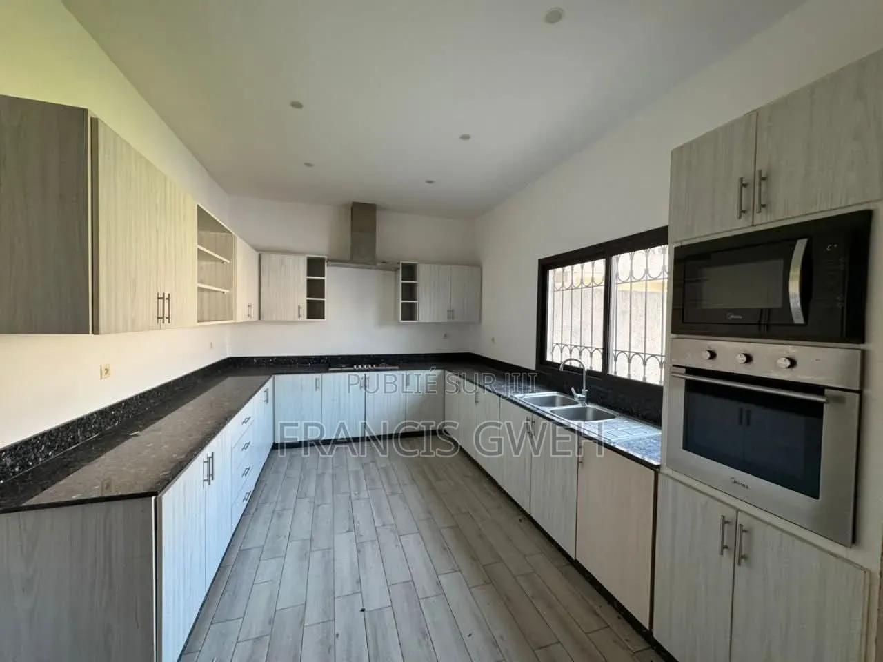 6chbre Duplex dans Francis Gweh, Cocody à Vendre