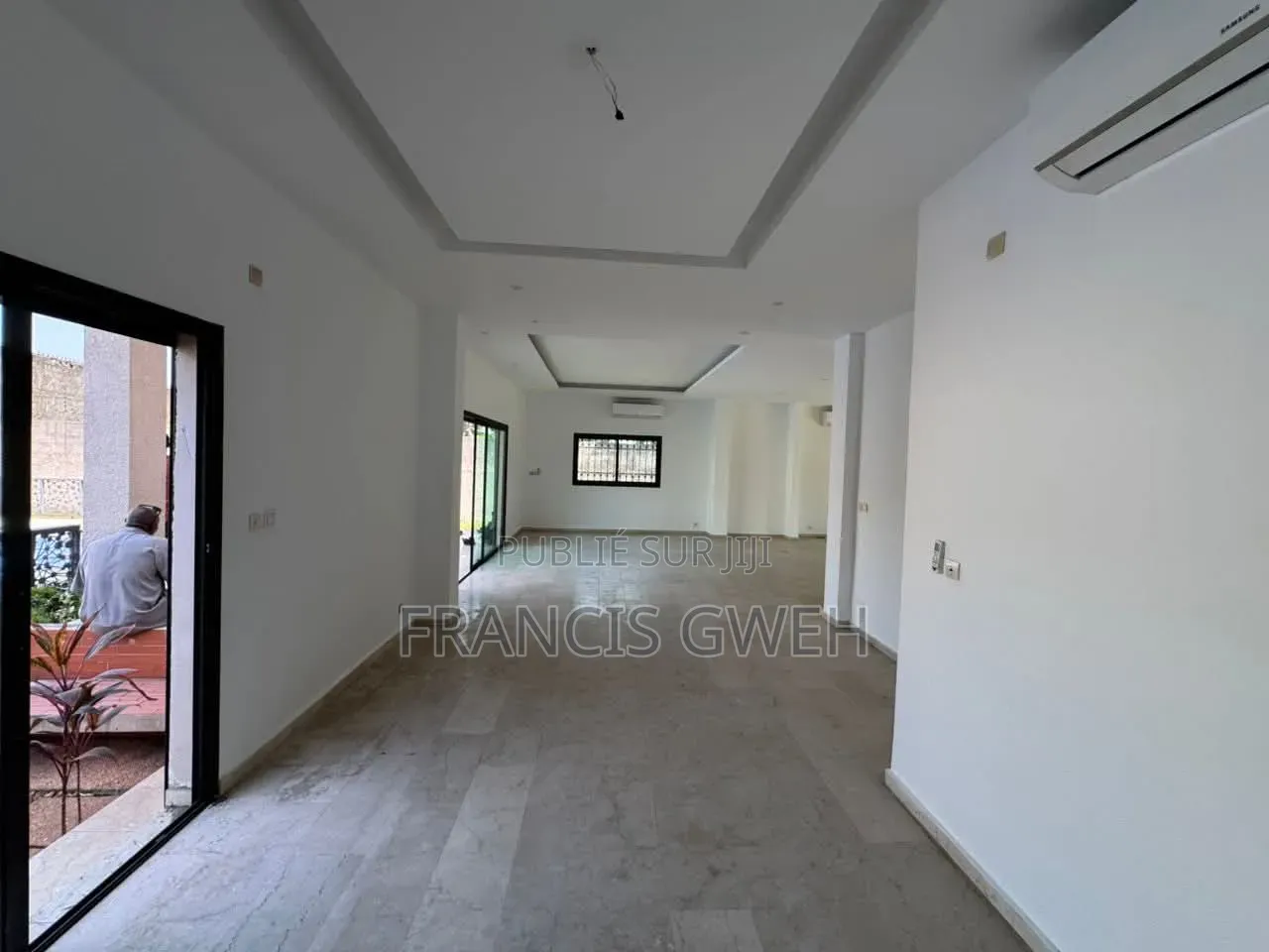6chbre Duplex dans Francis Gweh, Cocody à Vendre