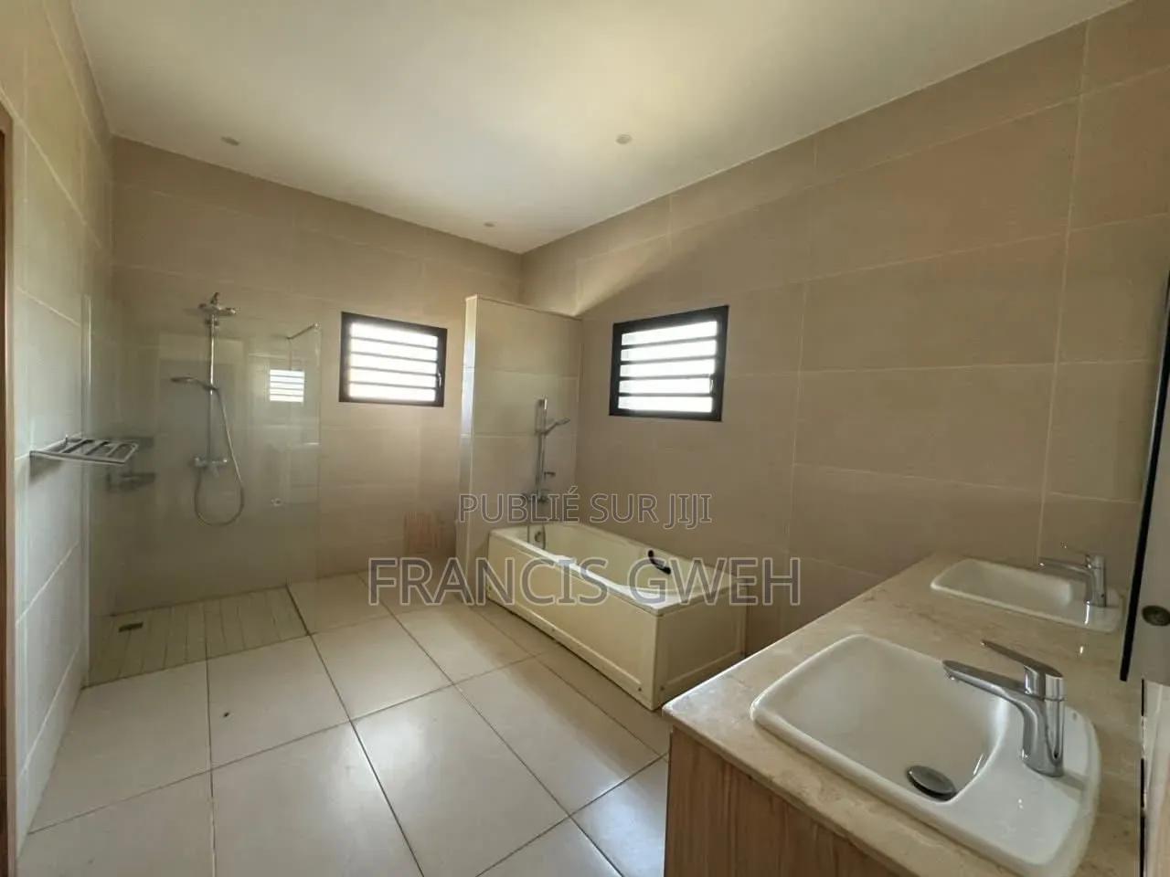 6chbre Duplex dans Francis Gweh, Cocody à Vendre