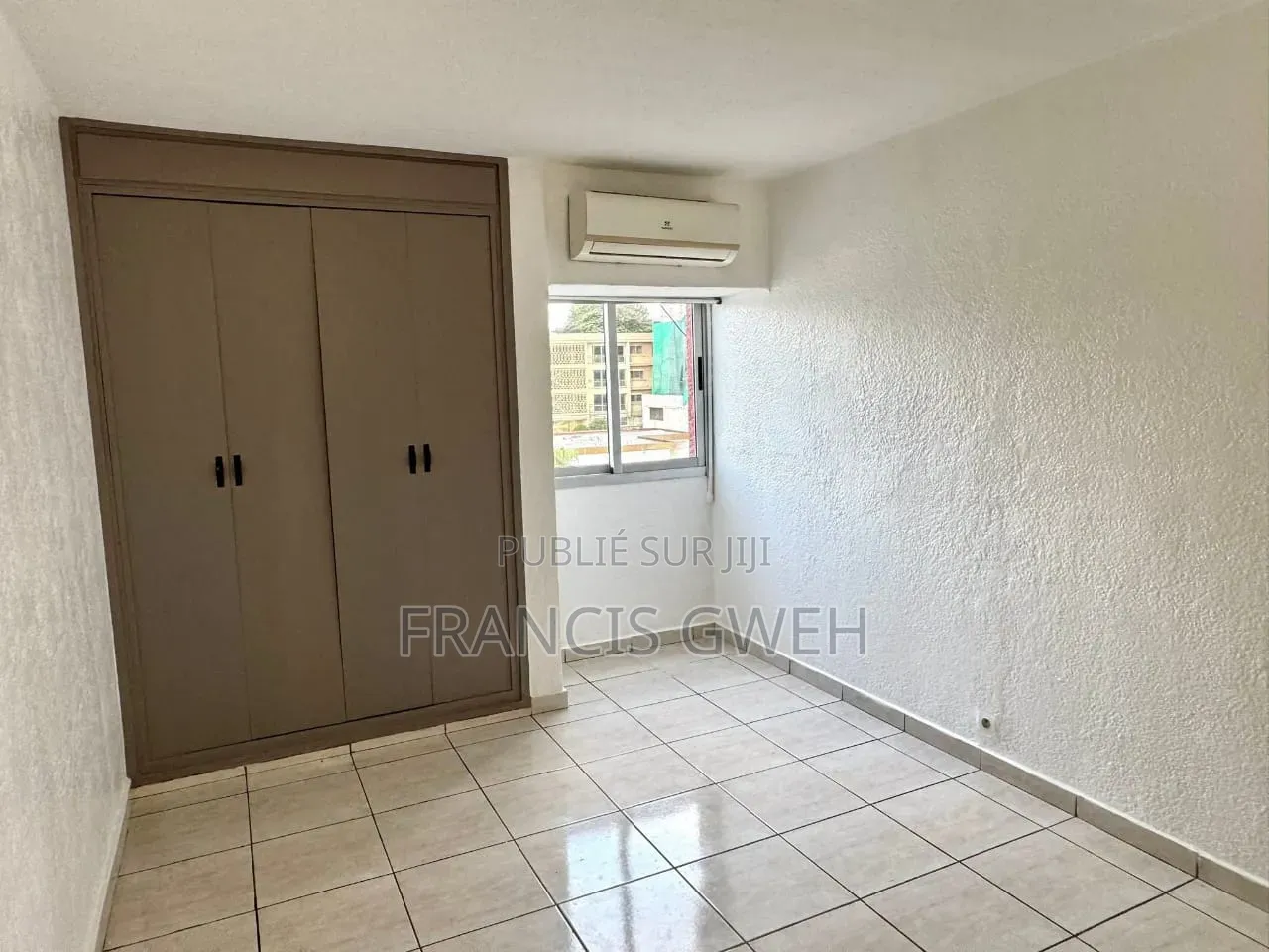 3chbre Appartement dans Francis Gweh, Cocody à Louer