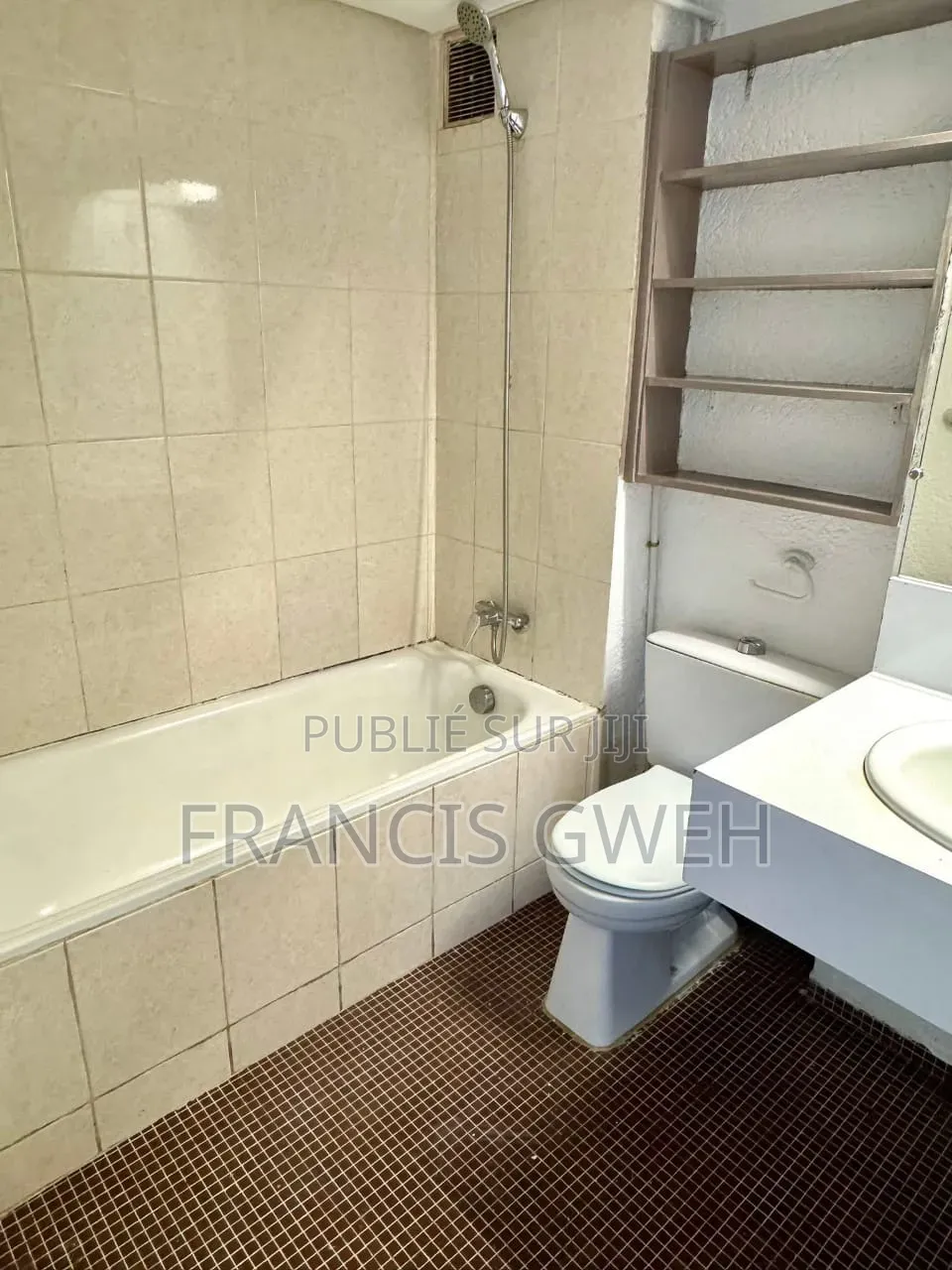 3chbre Appartement dans Francis Gweh, Cocody à Louer