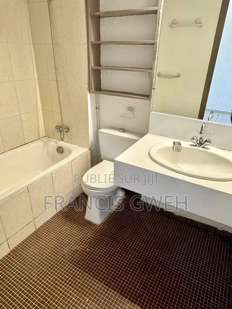 3chbre Appartement dans Francis Gweh, Cocody à Louer