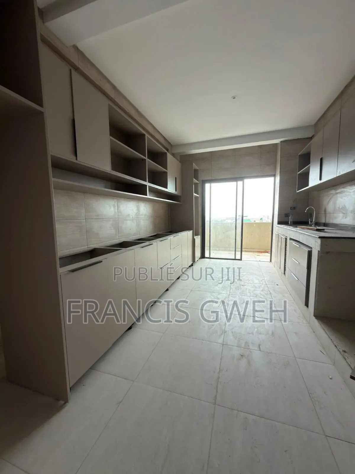 2chbre Appartement dans Francis Gweh, Cocody à Louer