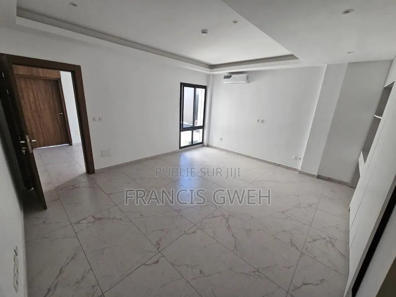 5chbre Duplex dans Francis Gweh, Cocody à Louer