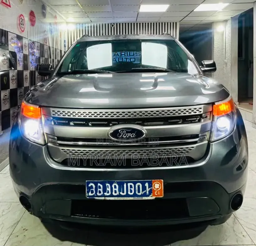 Ford Explorer 2015 Gris