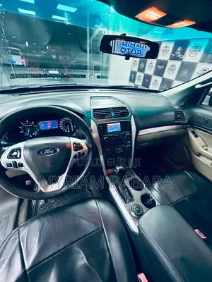 Ford Explorer 2015 Gris