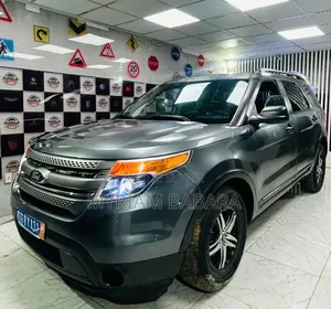 Ford Explorer 2015 Gris