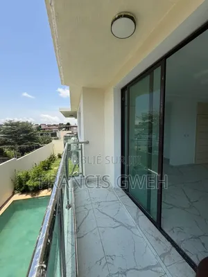4chbre Duplex dans Francis Gweh, Cocody à Louer