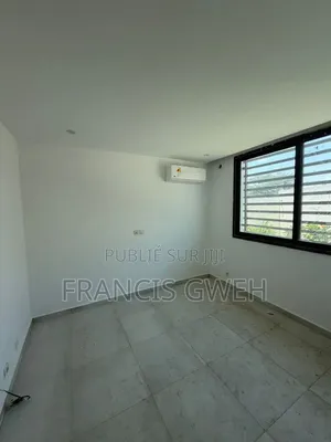 4chbre Duplex dans Francis Gweh, Cocody à Louer